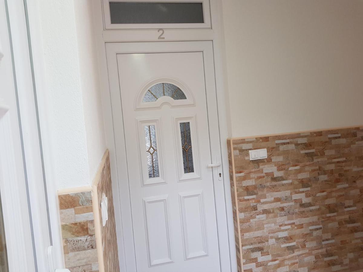 Apartmani Vila Ebra Utjeha Exterior foto