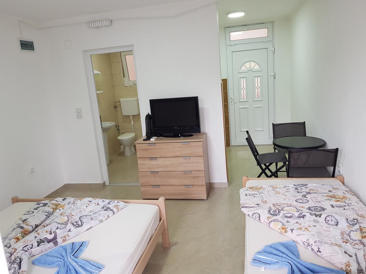 Apartmani Vila Ebra Utjeha Exterior foto